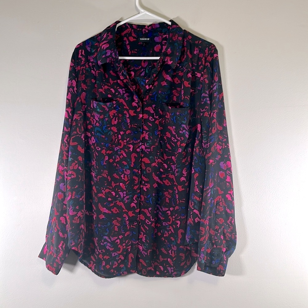 Torrid black pink animal leopards print button down blouse size 1